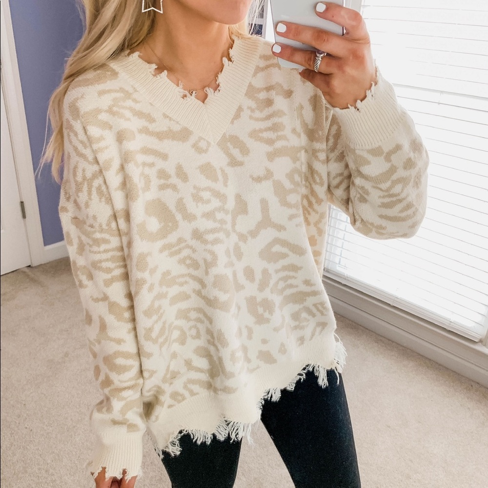 TAN LEOPARD SWEATER